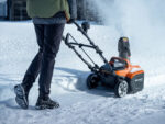 Husqvarna ST 143i Akku-Schneefräse 43cm Arbeitsbreite – Bild 2